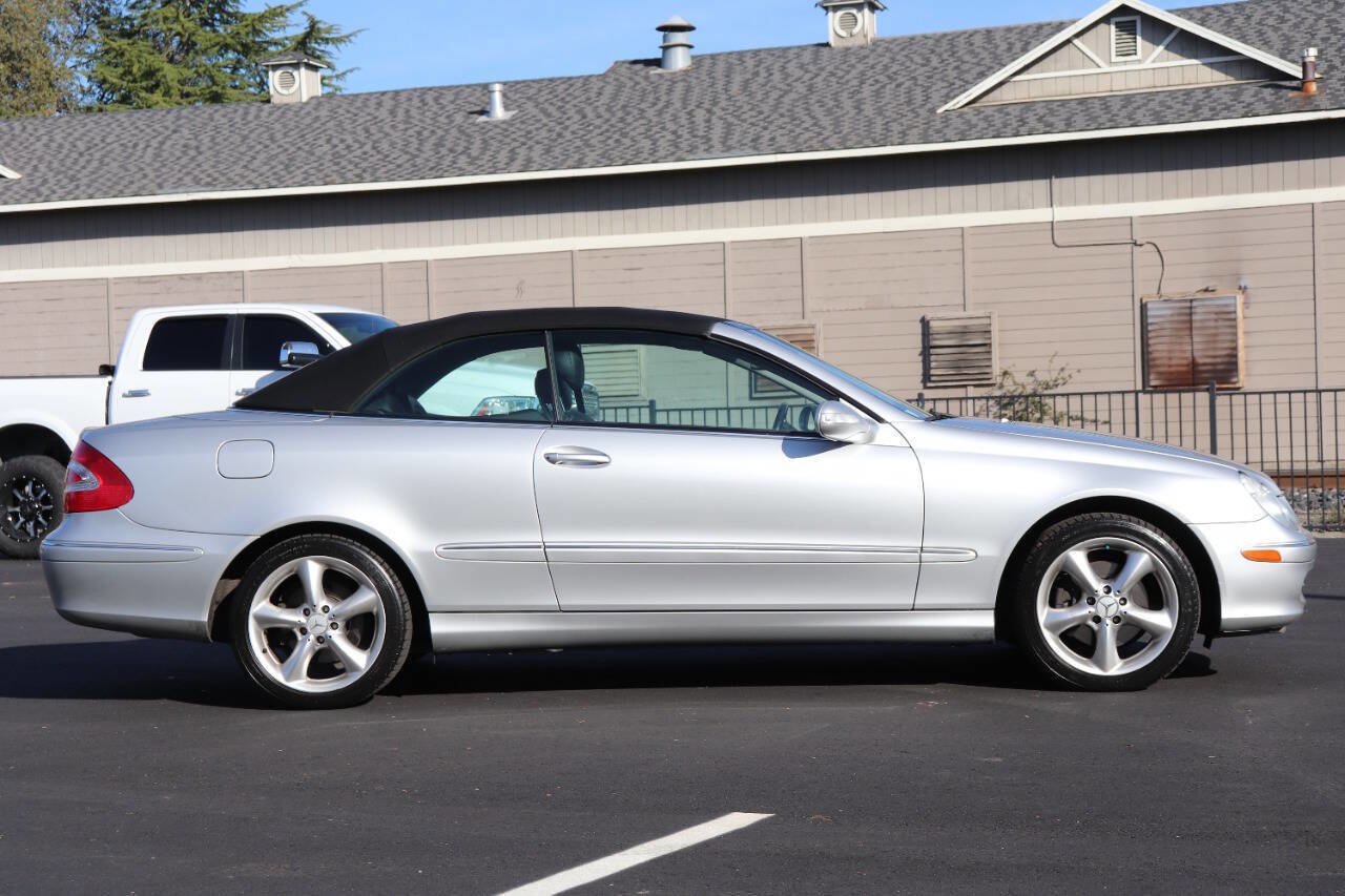 Used 2005 Mercedes-Benz CLK 320 Cabriolet image 19