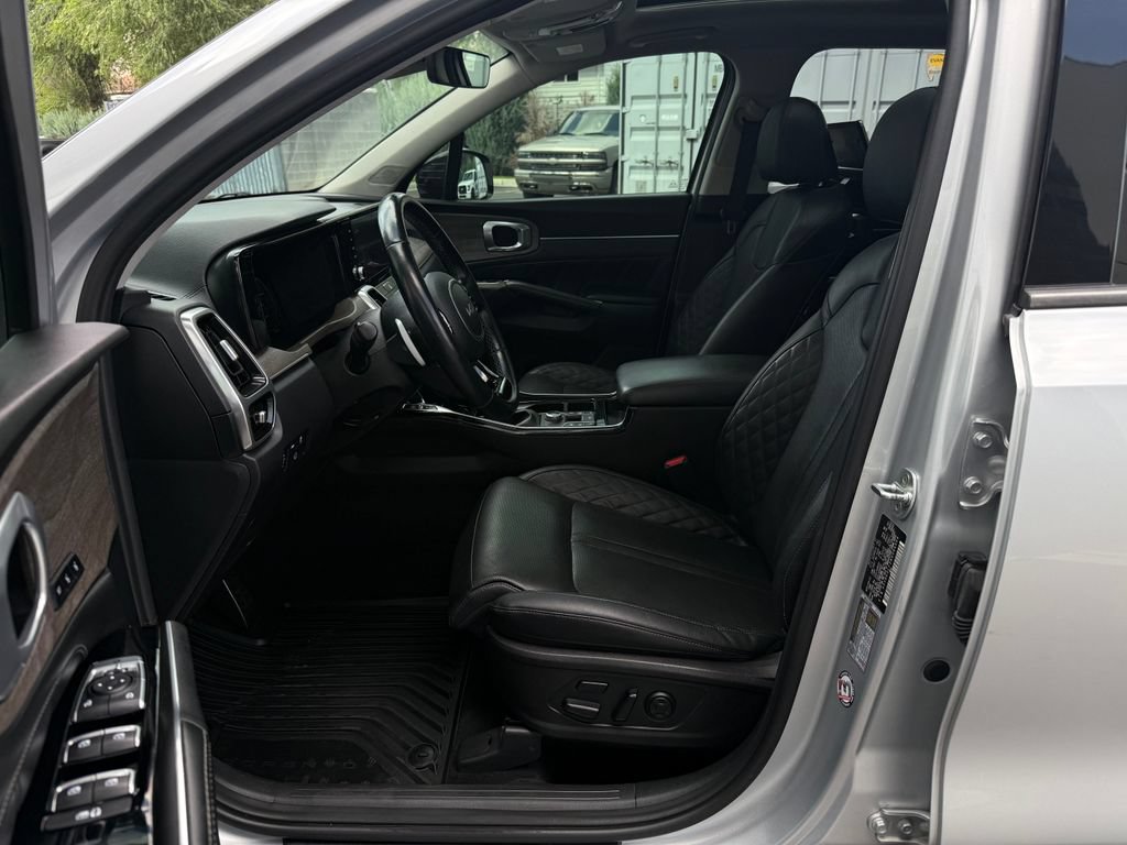 Used 2022 Kia Sorento SX Prestige AWD/4WD image 21