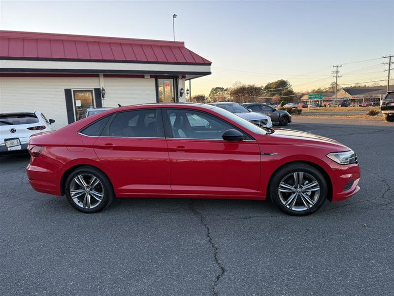 Used 2021 Volkswagen Jetta R-Line image 4