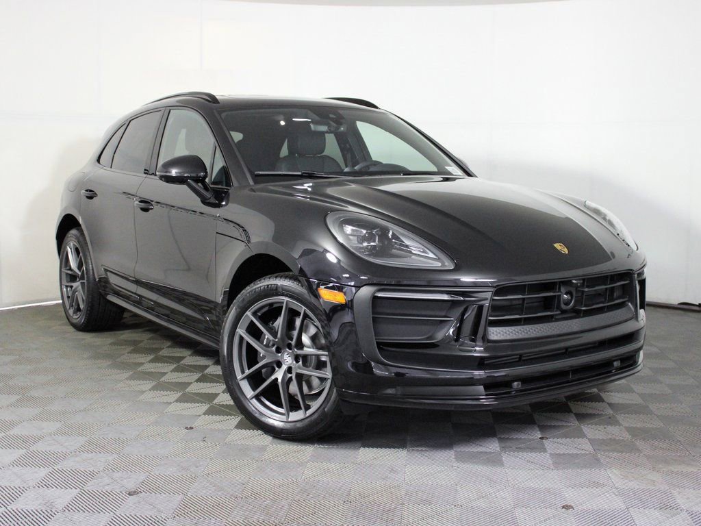 Certified 2025 Porsche Macan Turbo image 9