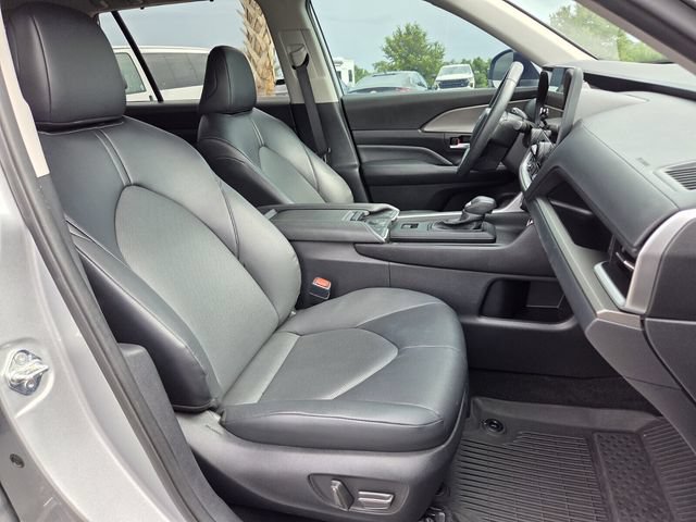 Used 2024 Toyota Grand Highlander FWD image 19
