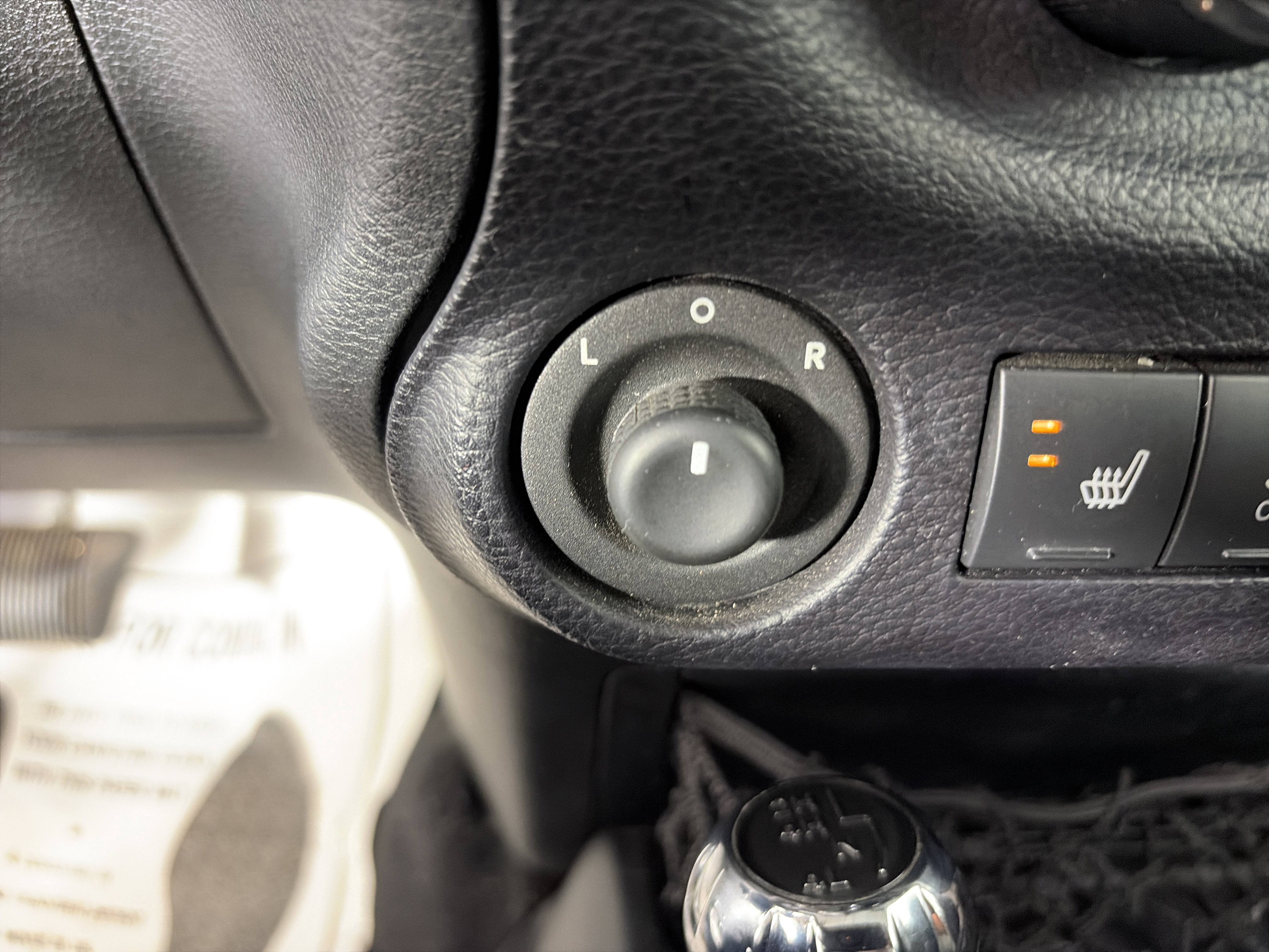 Used 2015 Jeep Wrangler Unlimited Sahara w/ Connectivity Group AWD/4WD image 26
