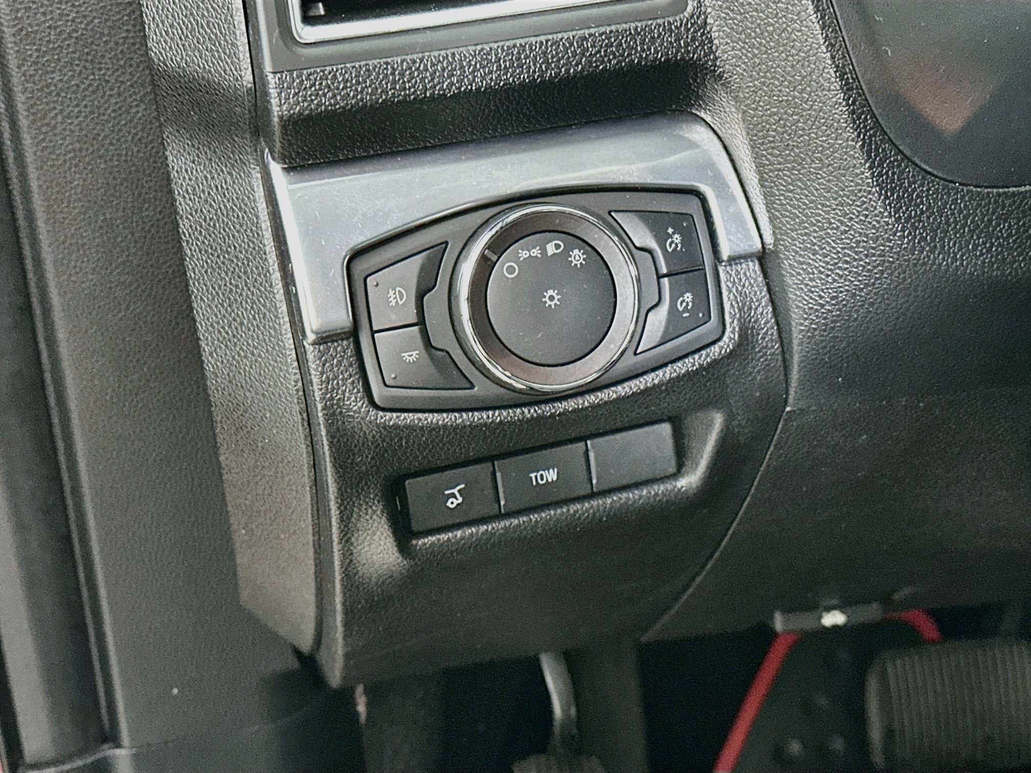 Used 2019 Ford Explorer Limited w/ Class III Trailer Tow Package AWD/4WD image 17