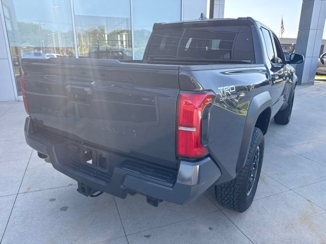 Used 2025 Toyota Tacoma TRD Off-Road AWD/4WD image 7