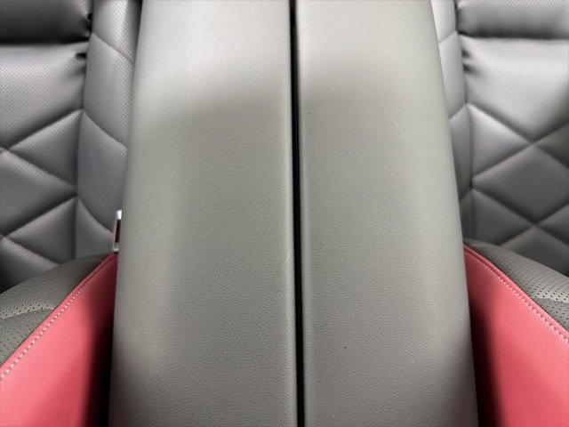 Used 2025 BMW 740i xDrive w/ Premium Package image 42