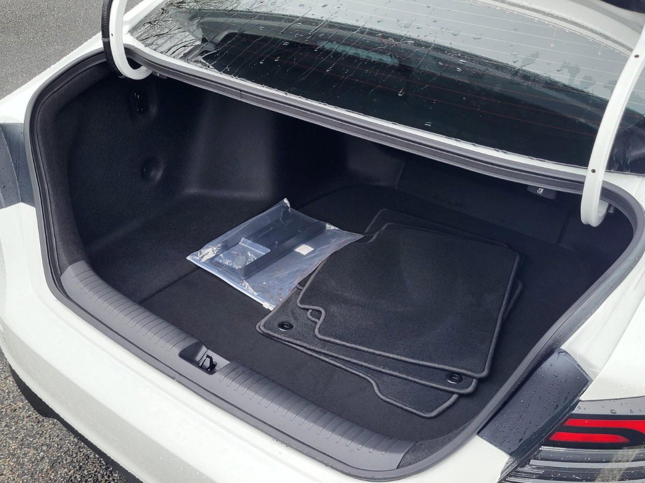 Certified 2025 Honda Accord SE image 4