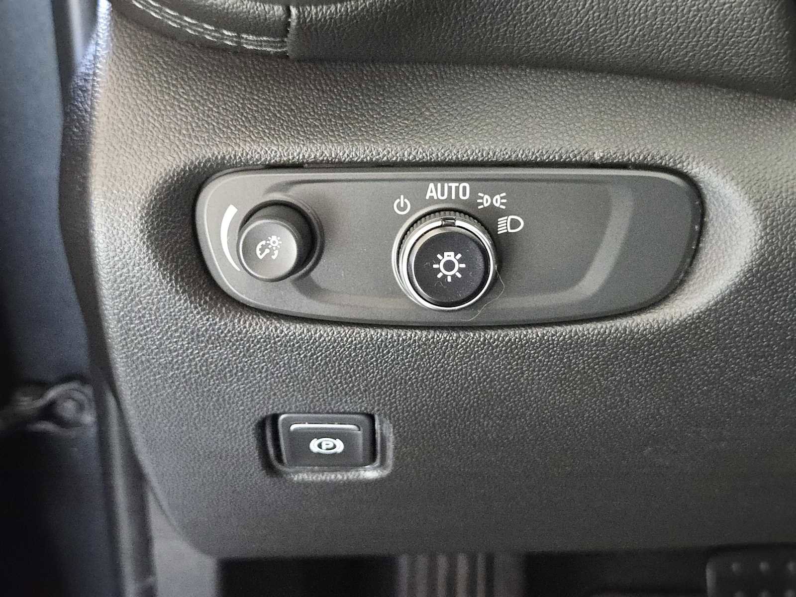 Used 2020 Chevrolet Blazer LT image 21