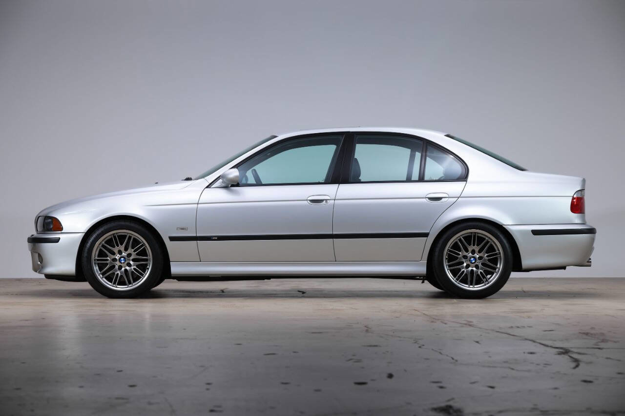 Used 2002 BMW M5 image 4