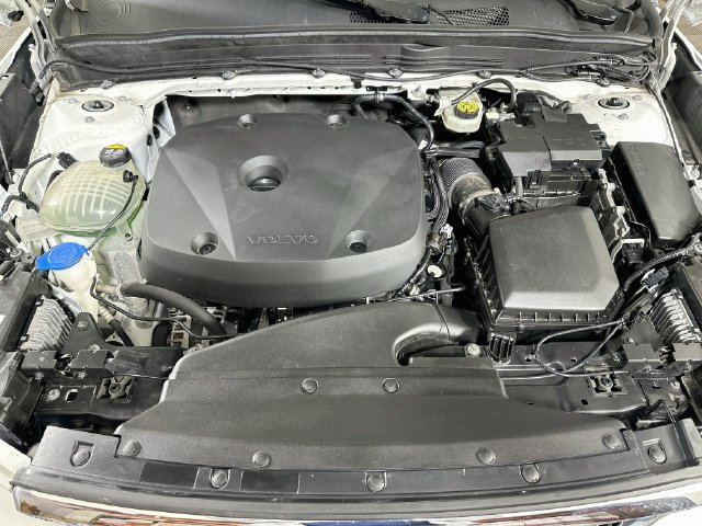 Used 2021 Volvo XC40 T5 Momentum w/ Protection Package Premier AWD/4WD image 36