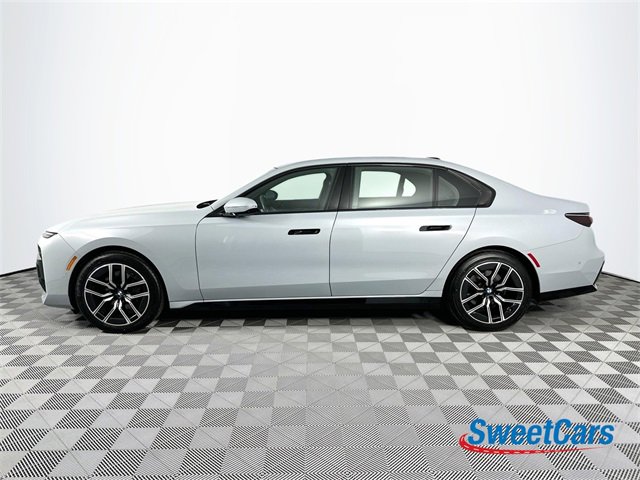 Used 2025 BMW 740i xDrive image 4