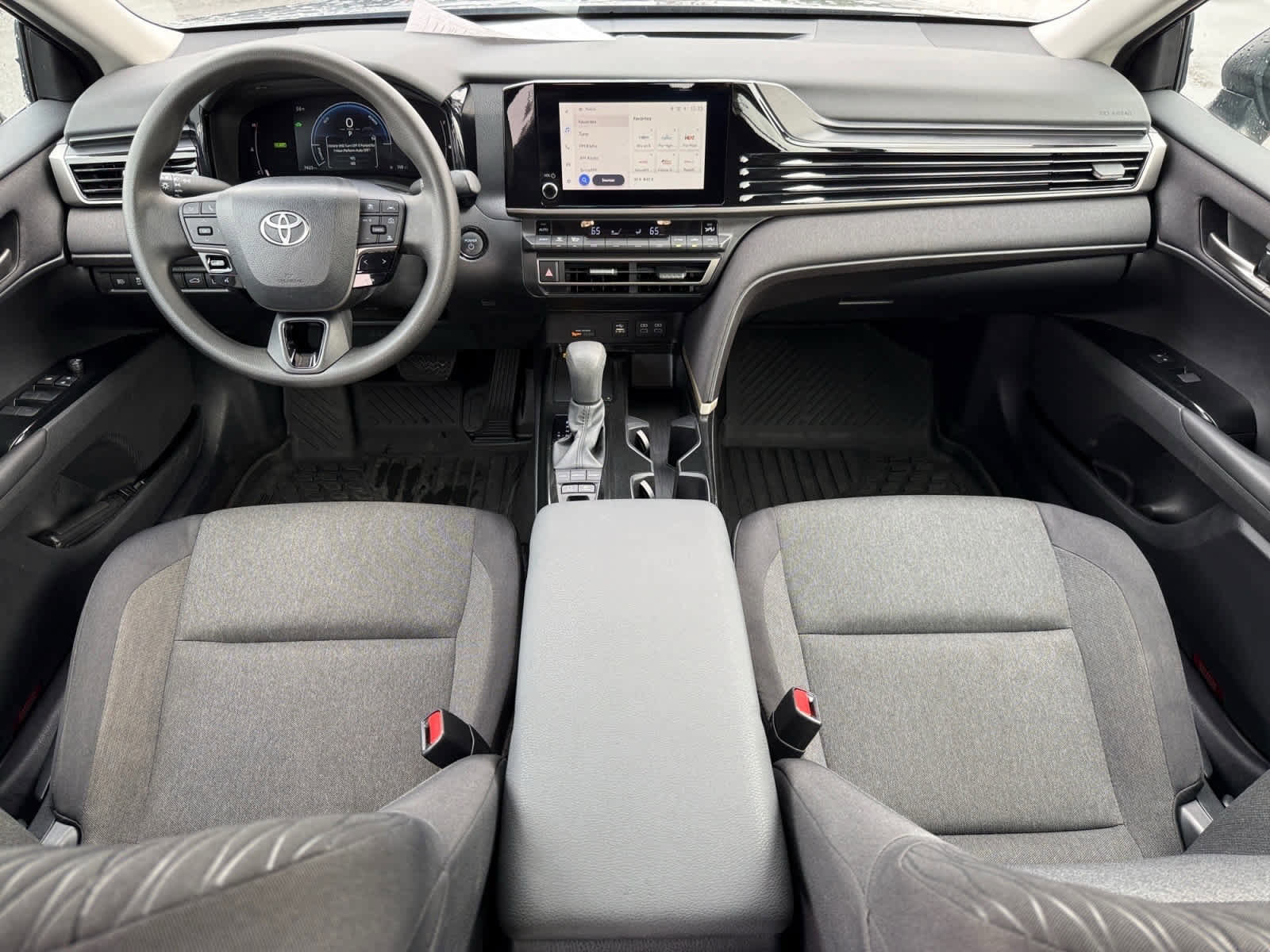 Used 2025 Toyota Camry LE FWD image 12