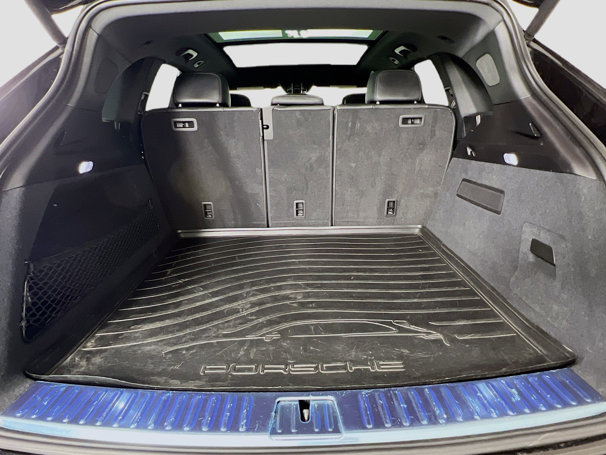 Used 2023 Porsche Cayenne Platinum Edition image 28