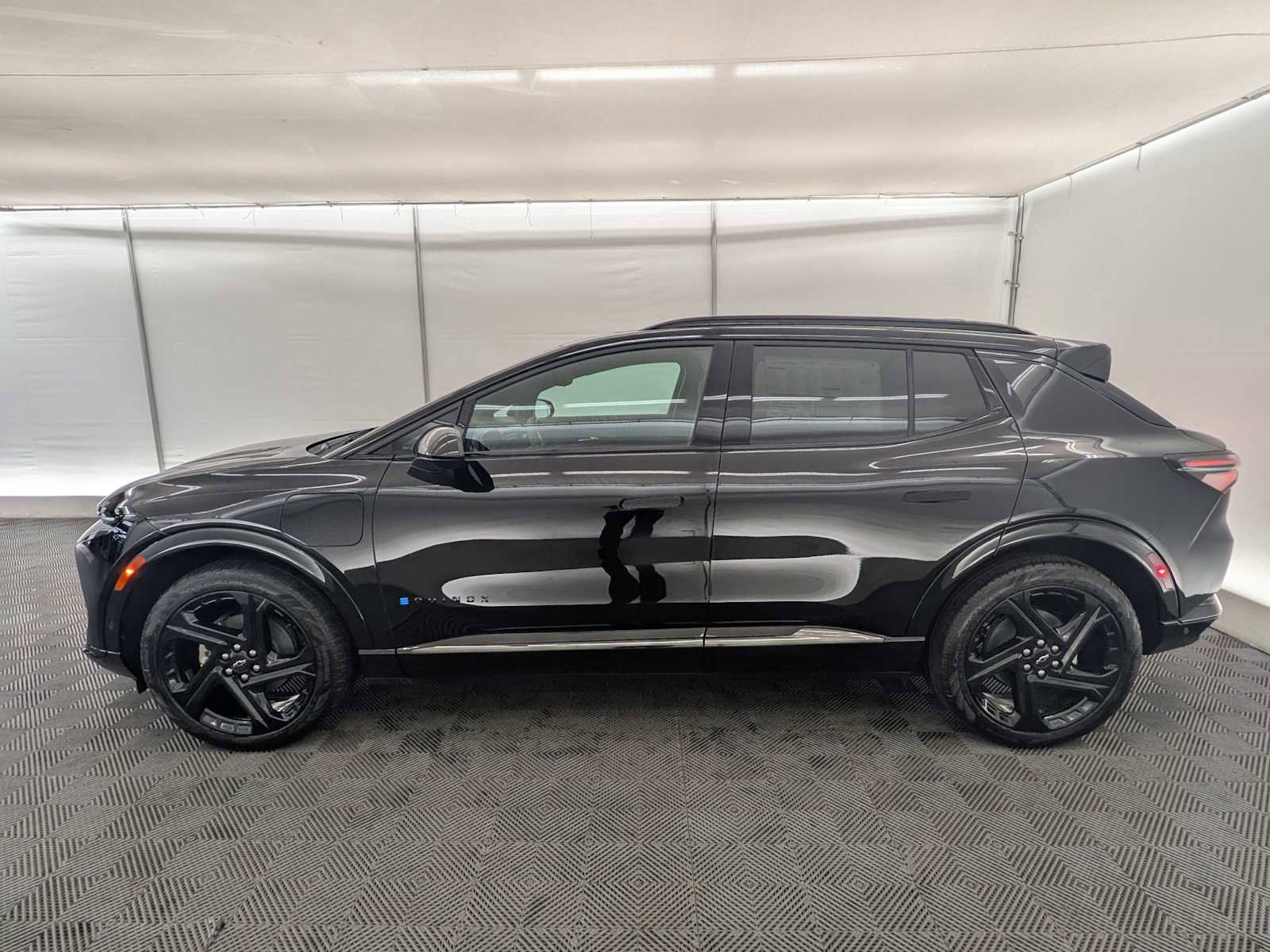 New 2026 Chevrolet Equinox EV RS image 3