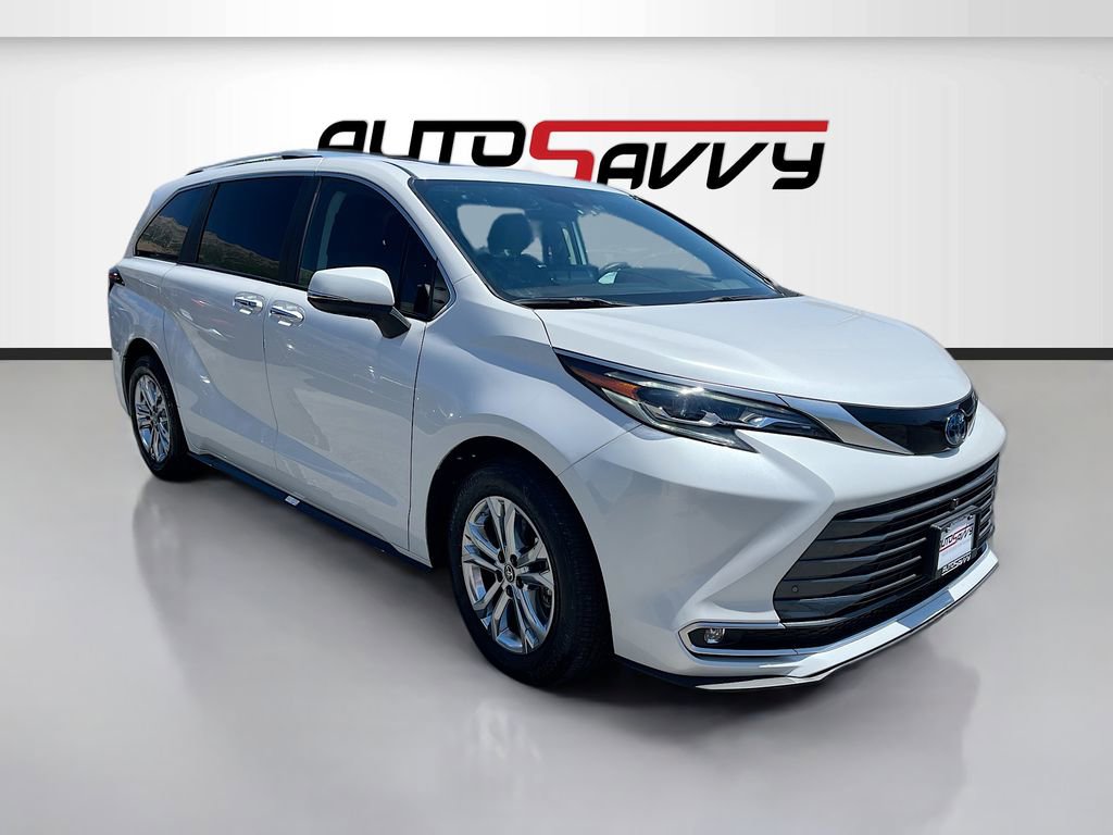 Used 2024 Toyota Sienna Platinum AWD/4WD image 1