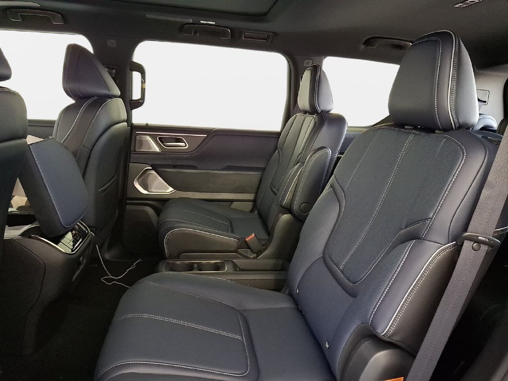 New 2027 INFINITI QX80 Sensory AWD/4WD image 7