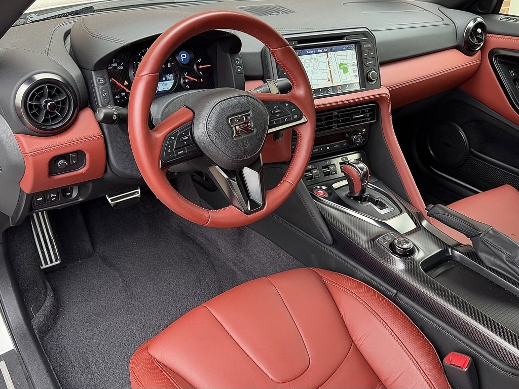 Used 2024 Nissan GT-R Premium w/ Premium Interior Package image 4