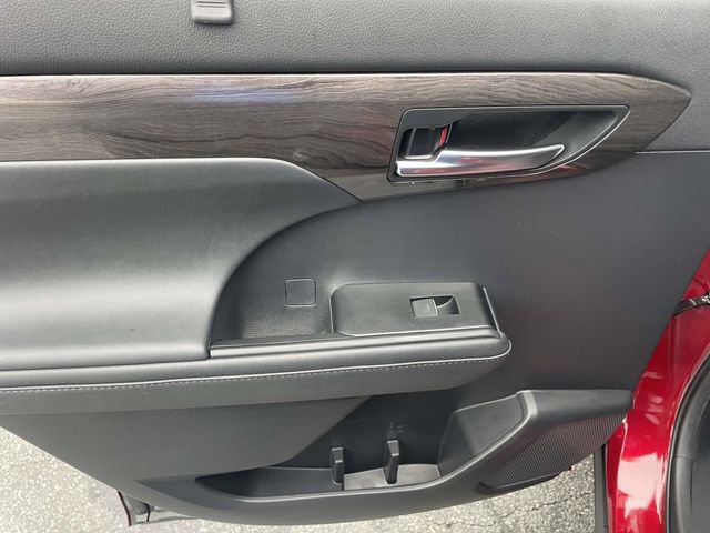 Used 2021 Toyota Highlander Platinum FWD image 17