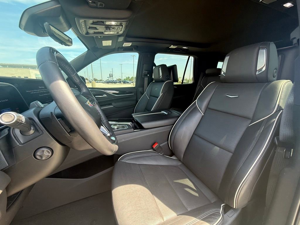 Used 2024 Cadillac Escalade Sport w/ LPO, ONYX Package AWD/4WD image 27