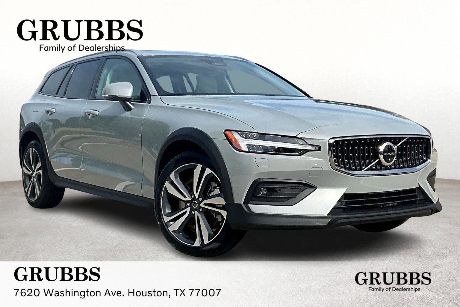 New 2026 Volvo V60 B5 Cross Country Plus w/ Protection Package Premier