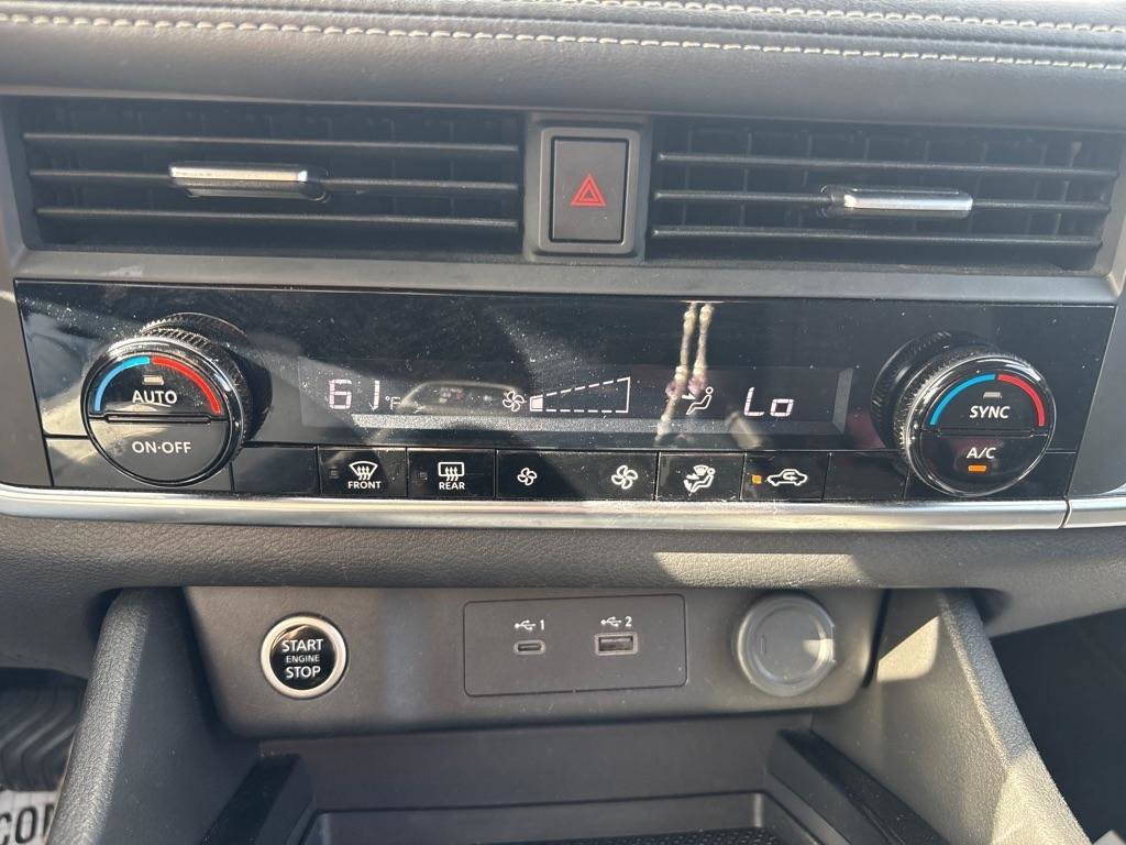 Used 2023 Nissan Rogue SV image 26