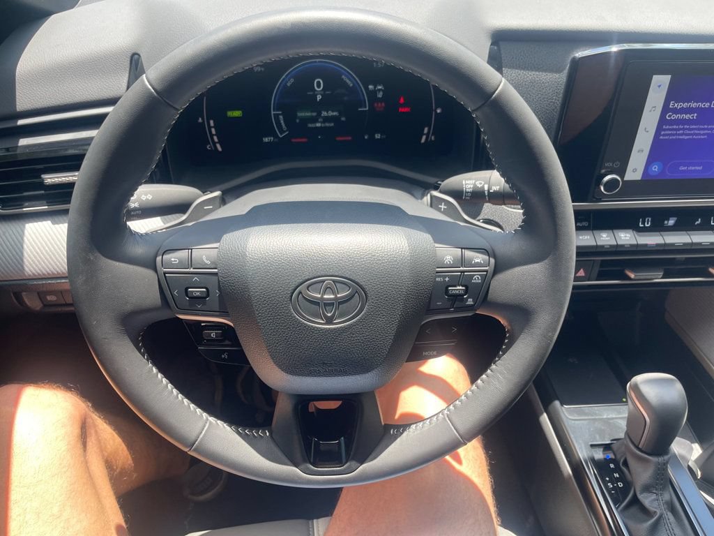 Used 2025 Toyota Camry SE FWD image 15