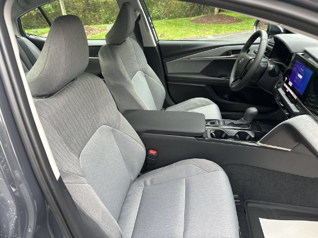 New 2026 Toyota Camry LE FWD image 28