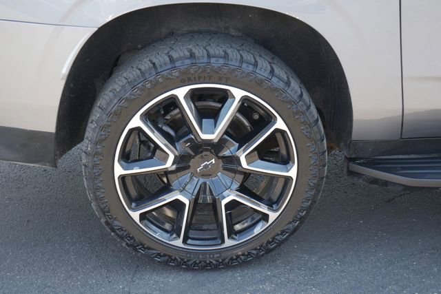 Used 2021 Chevrolet Suburban RST w/ Luxury Package AWD/4WD image 15