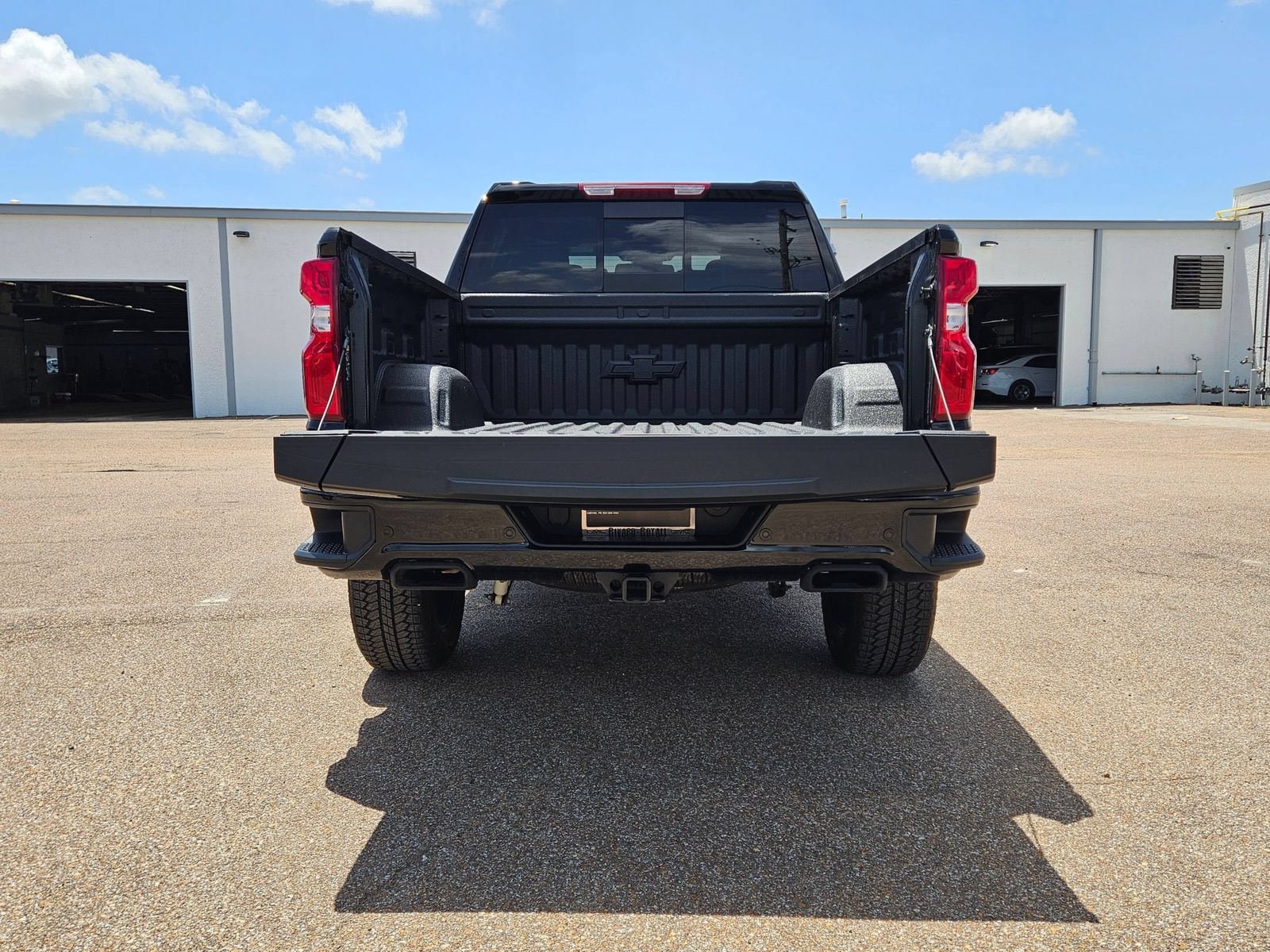 Used 2026 Chevrolet Silverado 1500 LT Trail Boss w/ LT Trail Boss Premium Package AWD/4WD image 4