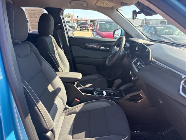 Used 2025 Chevrolet TrailBlazer LT AWD/4WD image 44