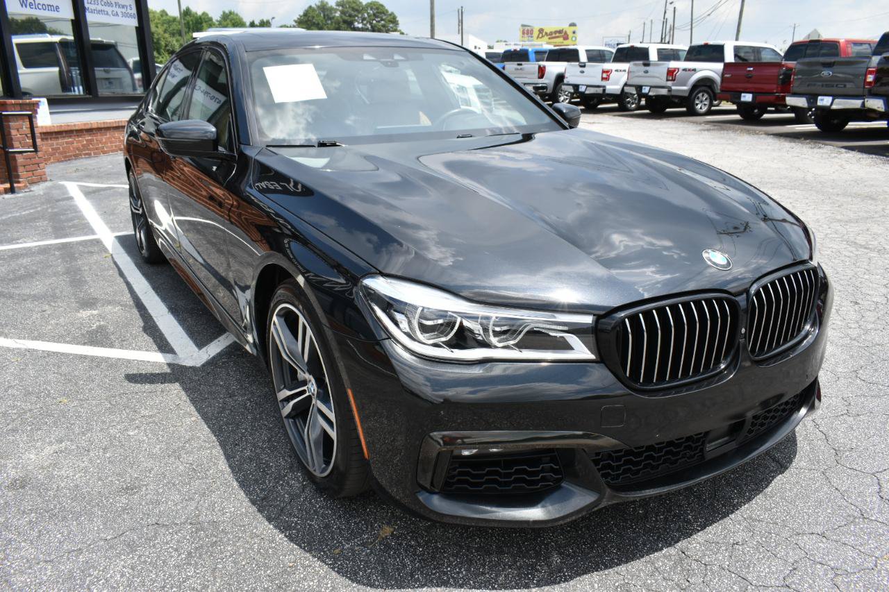 Used 2019 BMW 750i w/ Executive Package RWD image 4