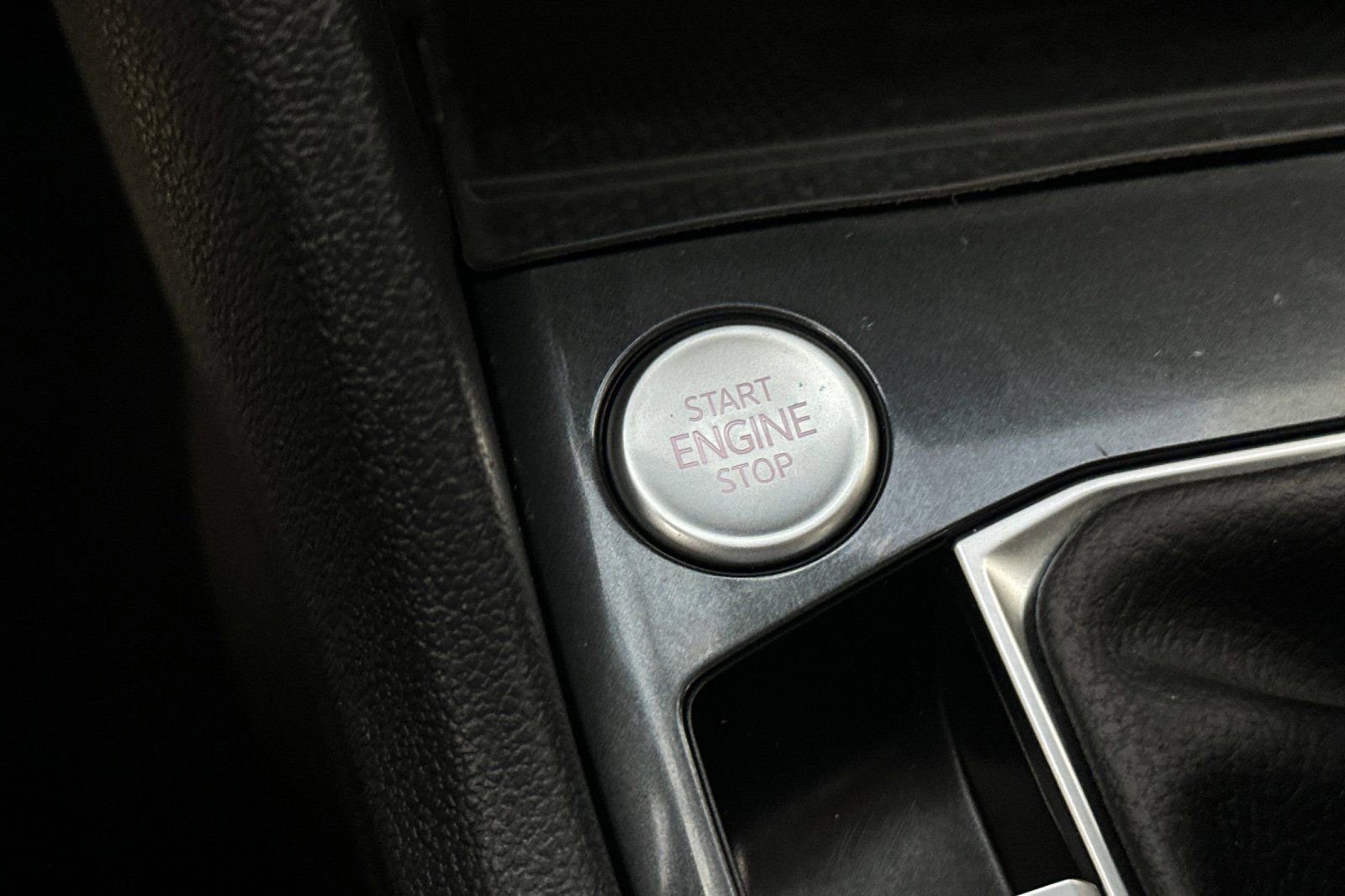 Certified 2023 Volkswagen Tiguan SE image 23