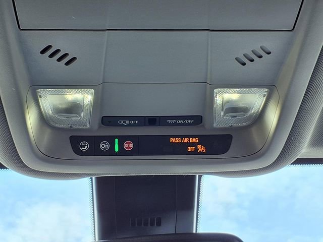 Used 2023 GMC Terrain SLE w/ Driver Convenience Package image 13