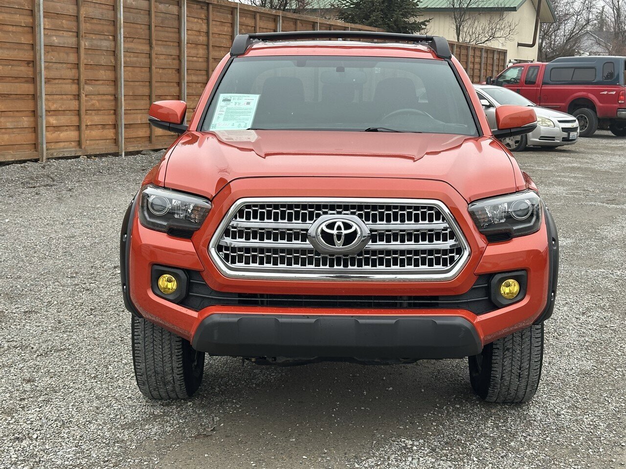 Used 2016 Toyota Tacoma TRD Sport AWD/4WD image 32