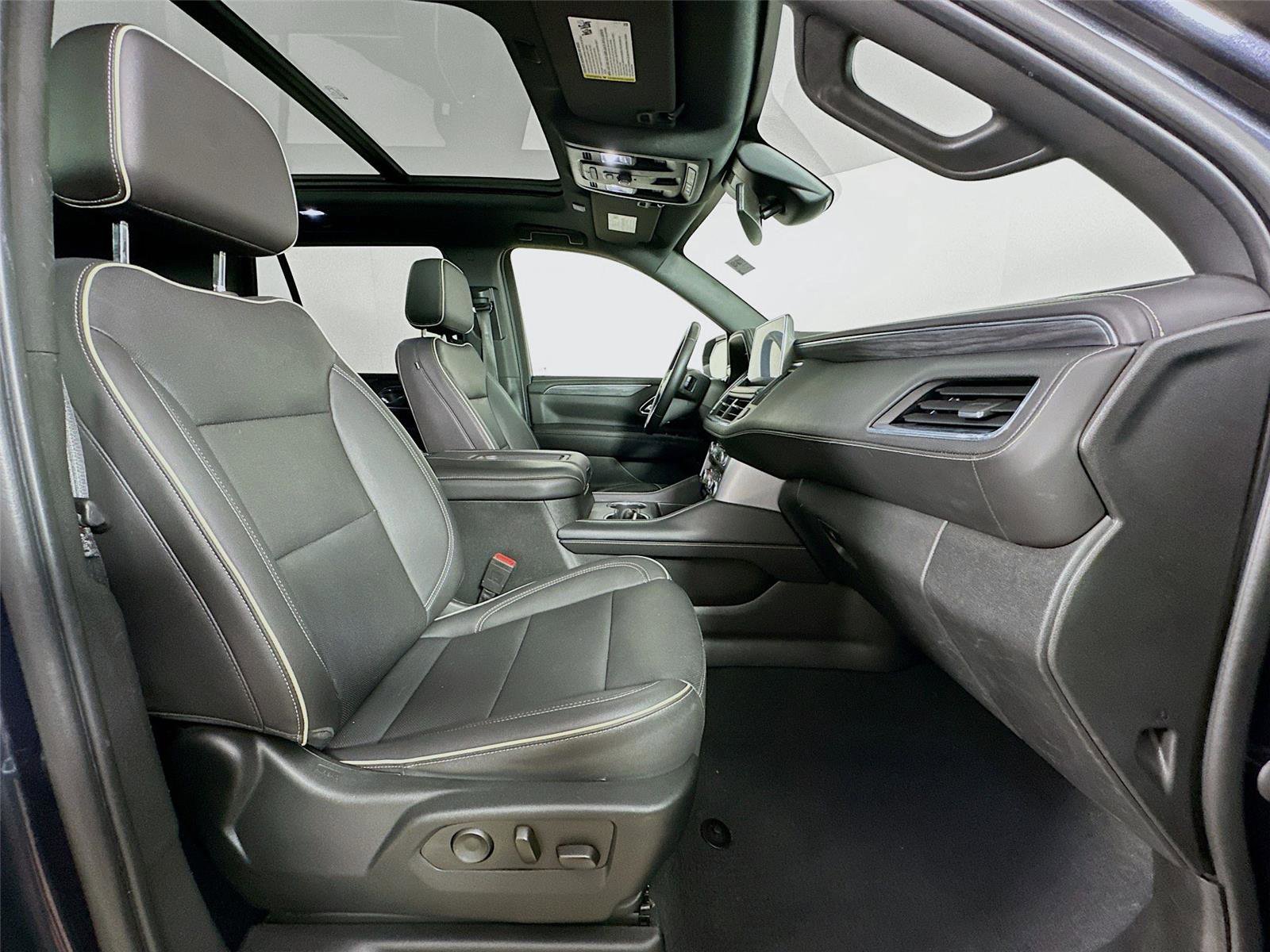 Used 2023 GMC Yukon SLT image 31