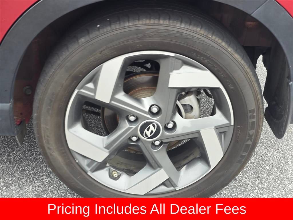 Used 2024 Hyundai Venue Limited FWD image 13