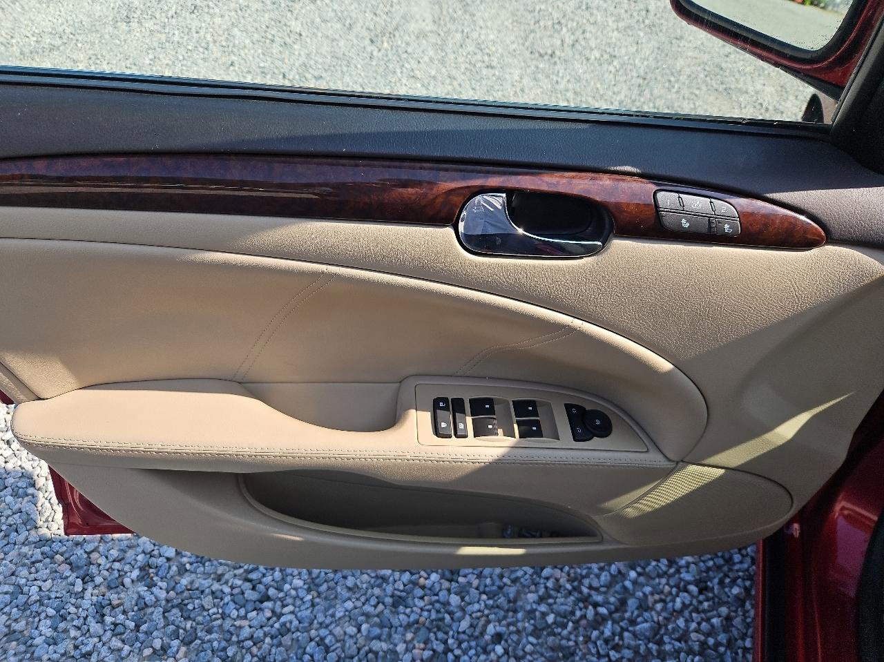 Used 2011 Buick Lucerne CXL w/ Driver Confidence Package FWD image 12