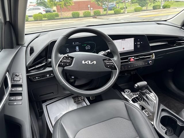 Used 2024 Kia Niro EX Touring FWD image 31