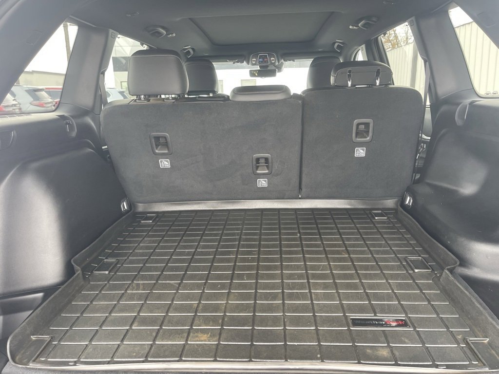 Used 2024 Jeep Grand Cherokee Limited w/ Luxury Tech Group II image 20