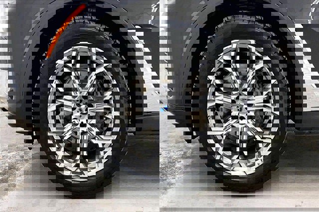 Used 2021 BMW X7 xDrive40i w/ Executive Package image 10