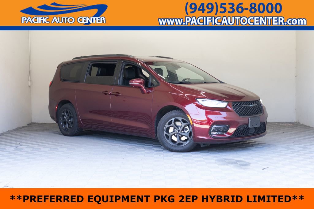 Used 2021 Chrysler Pacifica Limited w/ Uconnect Theater Family Group FWD image 1
