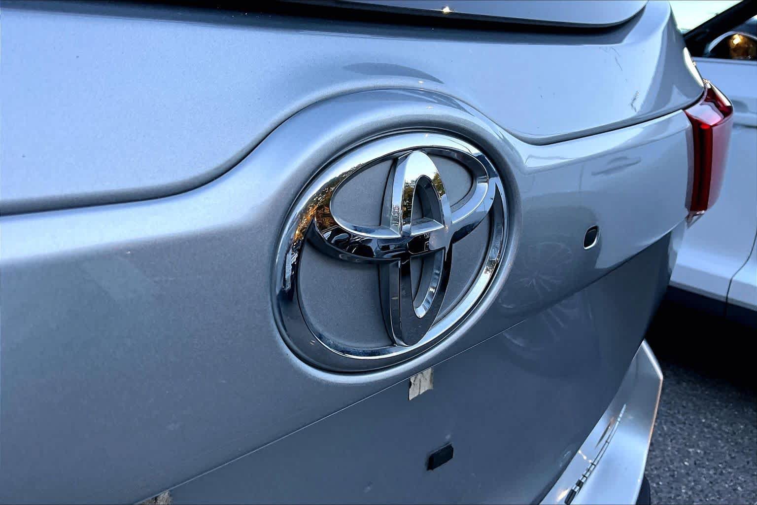 Certified 2018 Toyota Highlander Limited AWD/4WD image 30