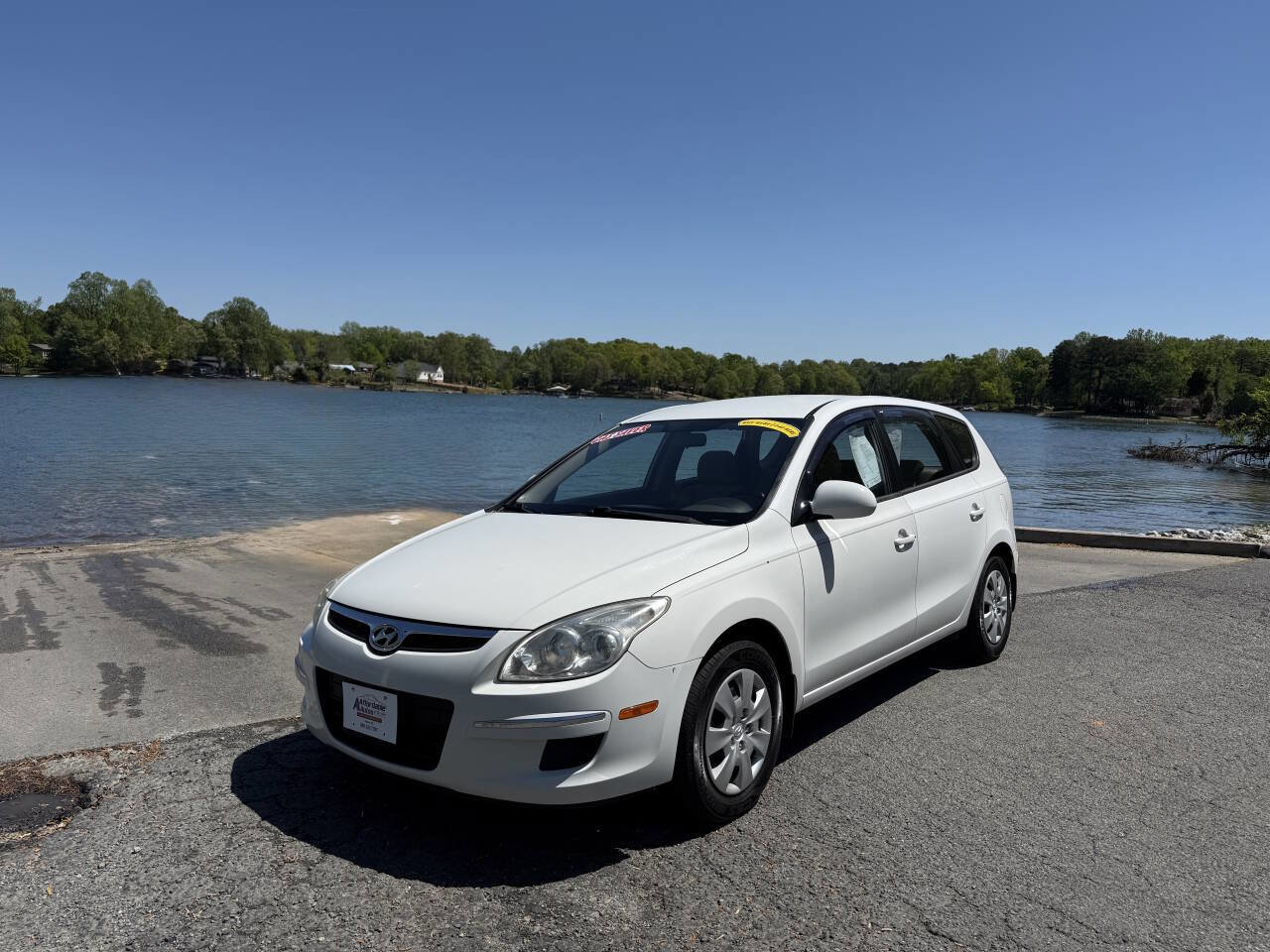 Used 2010 Hyundai Elantra GLS FWD image 9