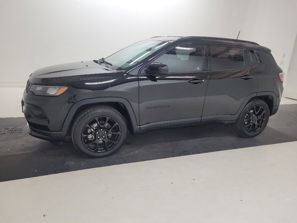 Used 2022 Jeep Compass Latitude FWD image 2