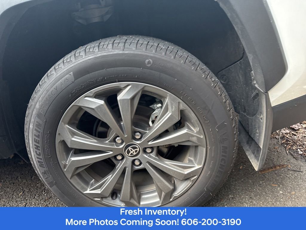 Used 2024 Toyota RAV4 XLE Premium image 9