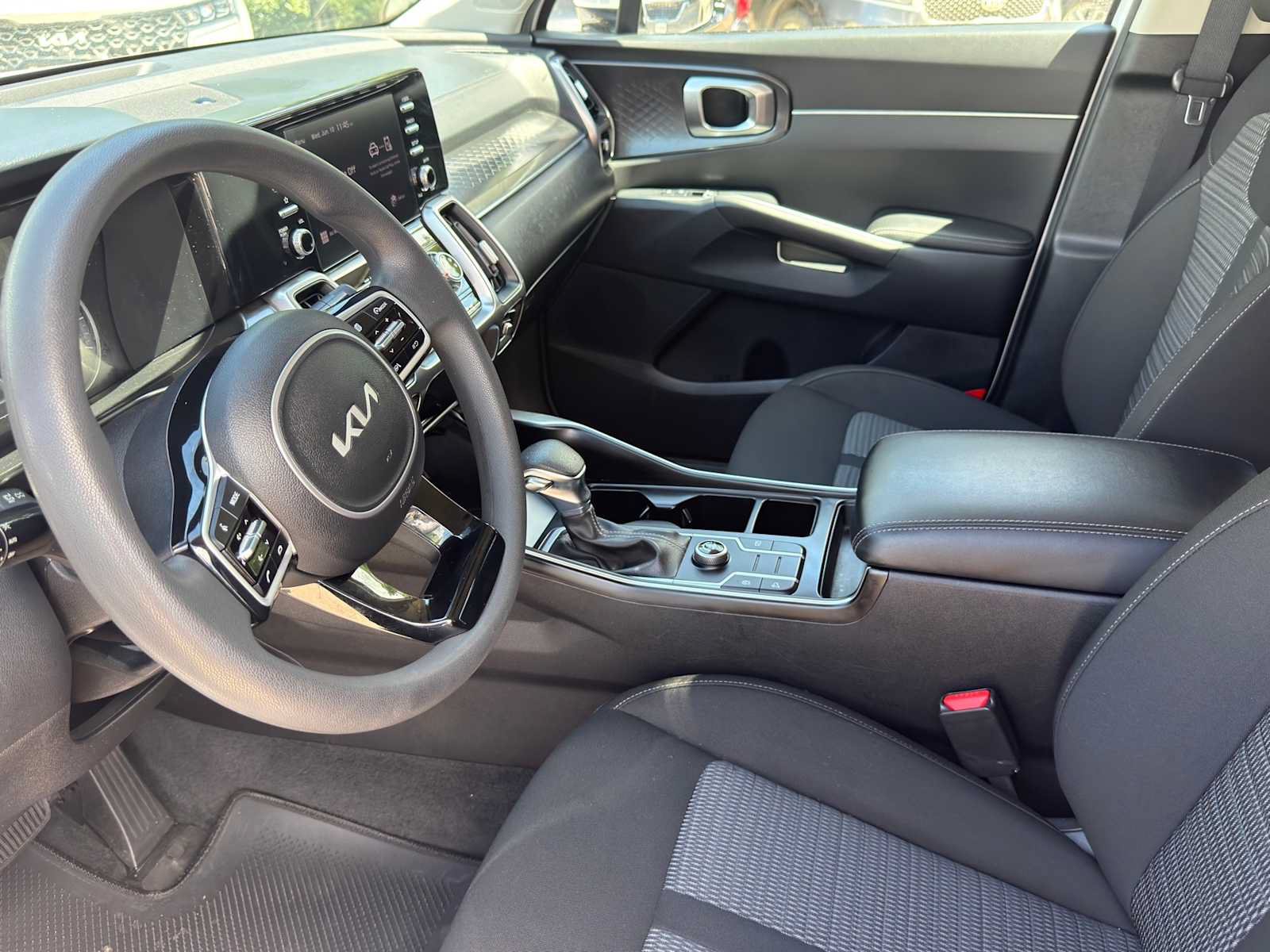 Certified 2023 Kia Sorento LX FWD image 13