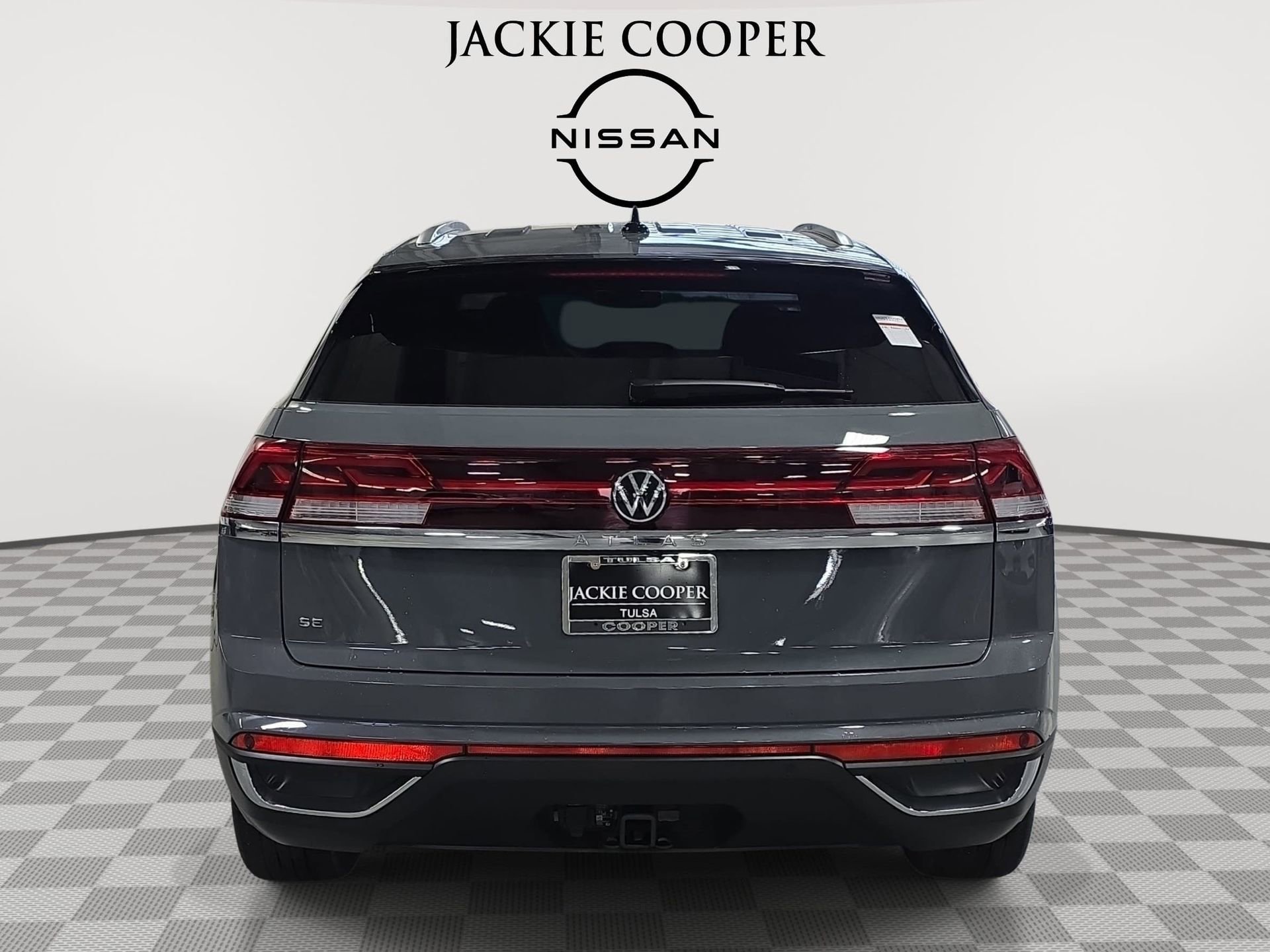 Used 2025 Volkswagen Atlas Cross Sport SE image 6