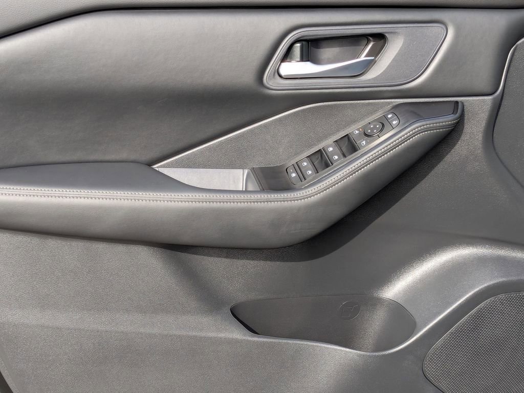 New 2026 Nissan Rogue SV FWD image 11
