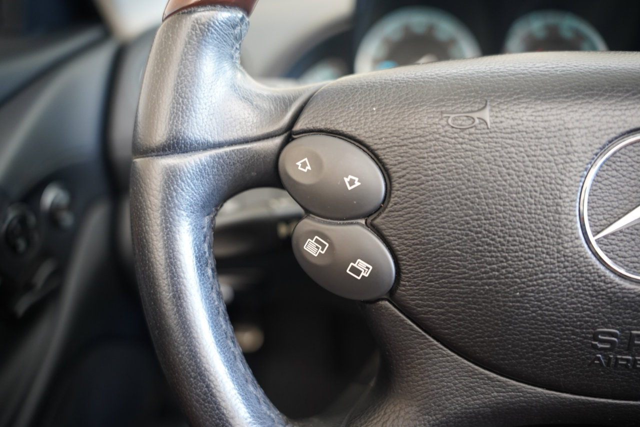 Used 2007 Mercedes-Benz SL 550 image 15