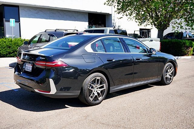 Used 2026 BMW 530i w/ Premium Package RWD image 9