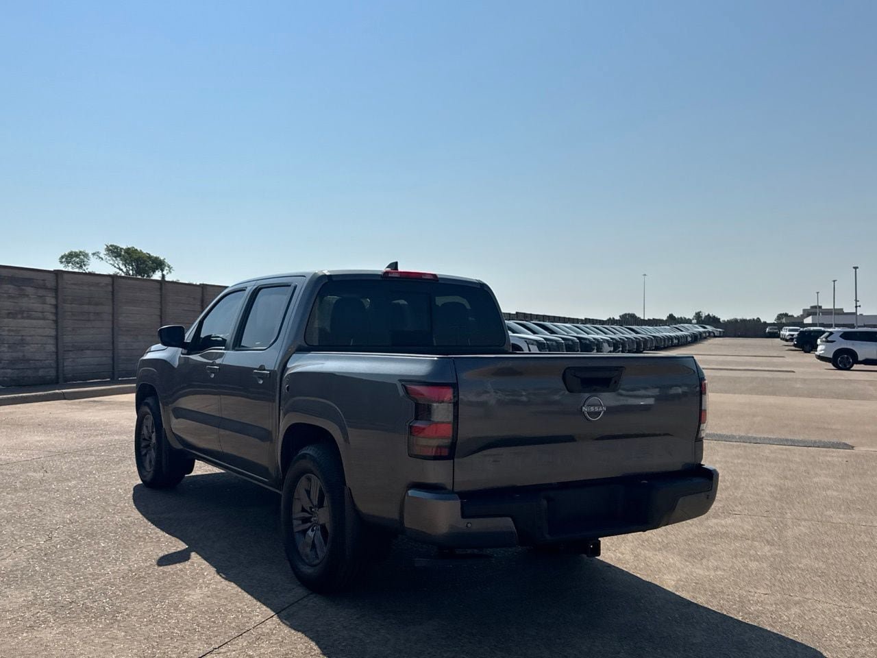 Certified 2025 Nissan Frontier SV w/ Tow Package RWD image 18